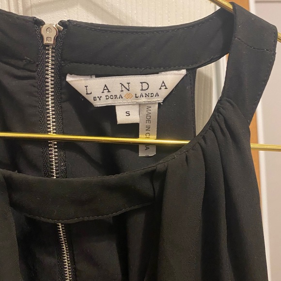 Long sleeve shoulderless Dora Landa blouse. - Picture 2 of 5